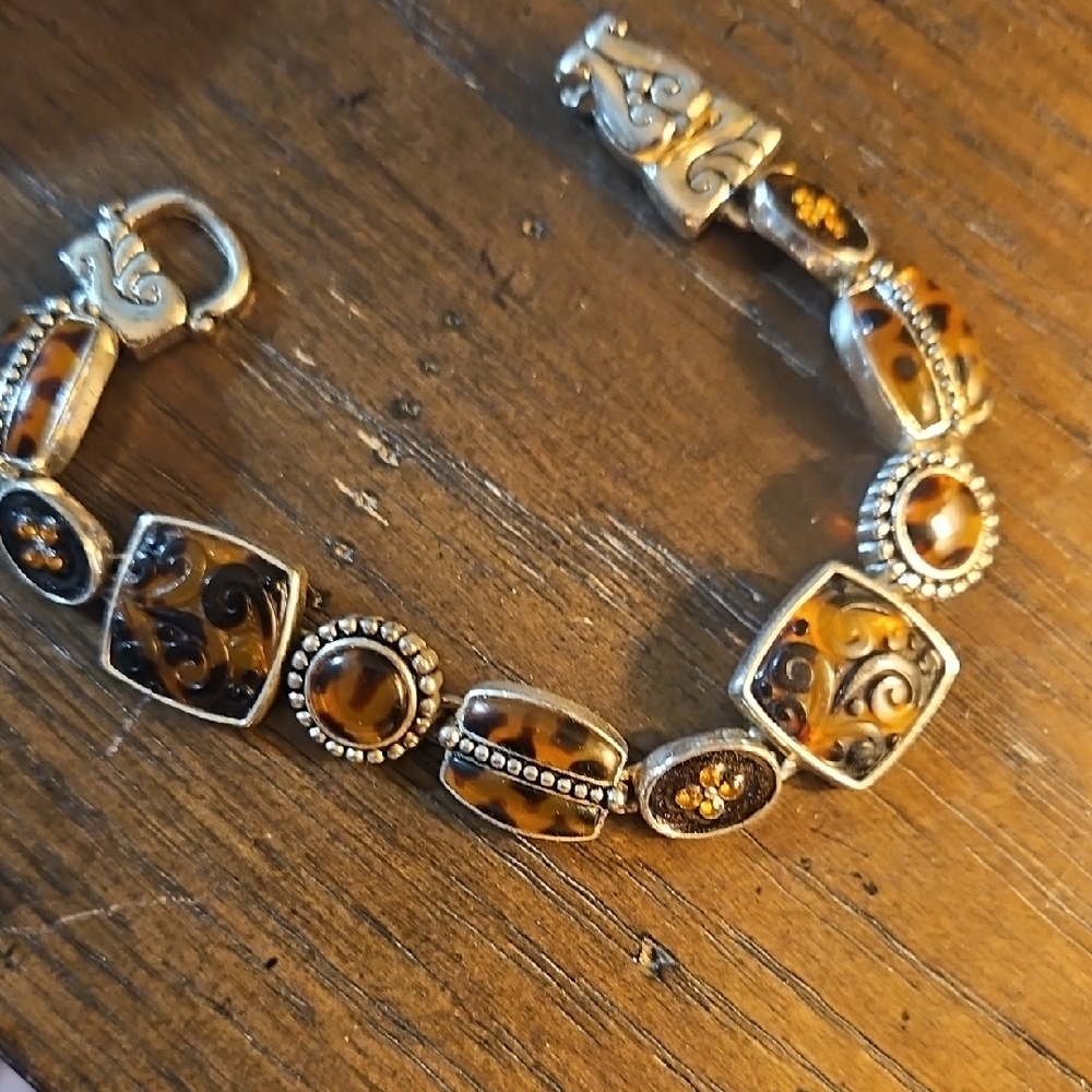 Elegant Silver and Gold Bracelet